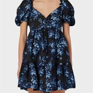Elliatt Wandering Dress in navy!